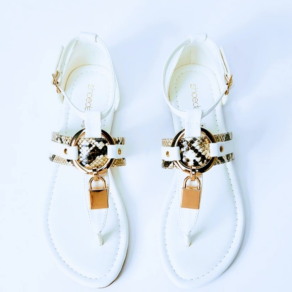 🌞 White "Davinna" Sandals" - Picture 2 of 7